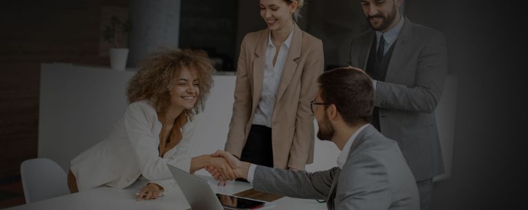 Ein Team mit ähnlicher Laufbahn, das sich dafür einsetzt, in der Vermessungsbranche etwas zu bewirken.